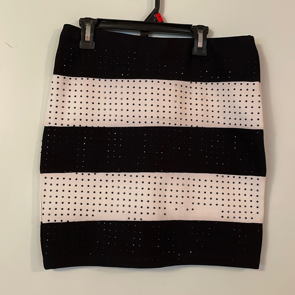 💕5/$25 closet clean out💕 Juniors size large mini skirt